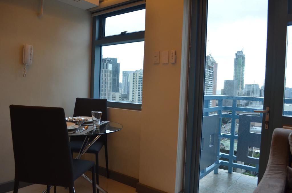 Apartamento Eton Parkview Makati City Exterior foto