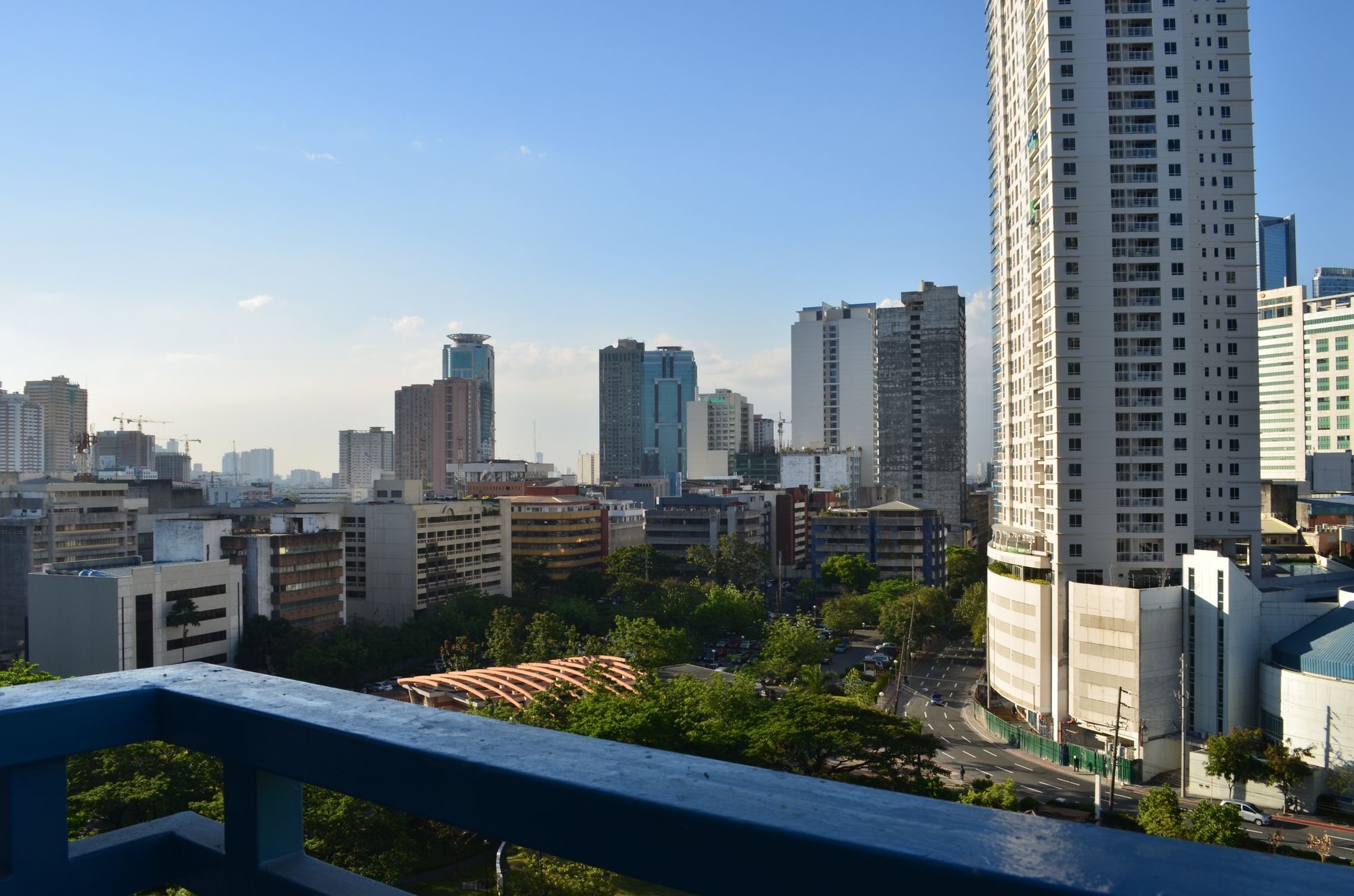 Apartamento Eton Parkview Makati City Exterior foto